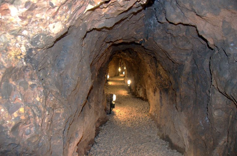 Complejo minero de Puras de Villafranca